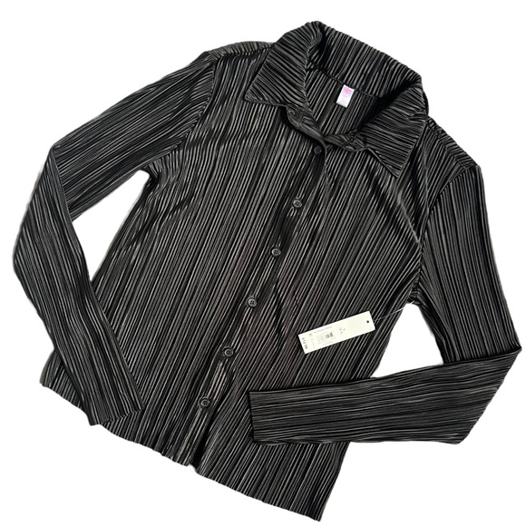 NWT NO BOUNDARIES BLACK PLEATED BUTTON DOWN COLLARED LONG SLEEVE SHIRT SMALL - Picture 2 of 7